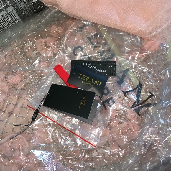 Terani Couture 1722gl4488 - Picture 8 of 8